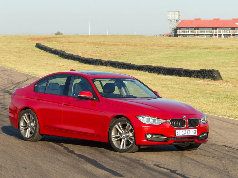  BMW 320d Sedan Sport Line 2012 года  (ZA) (фото 9 из 15)